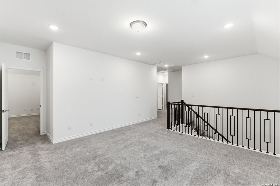Spacious, unfurnished interior of a new home in Lily Springs, Seguin (Image 28).