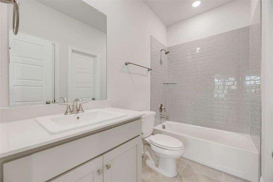 Furnished interior view inside a new home in Bayside, Rowlett (Image 4). Furnished interior view inside a new home in Bayside, Rowlett (Image 4).