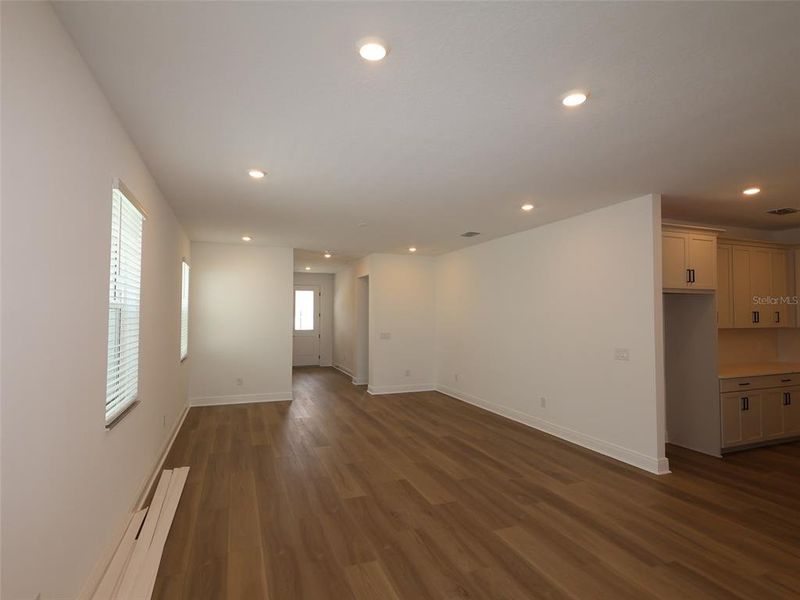 Spacious, unfurnished interior of a new home in SeaFlower, Bradenton (Image 7).