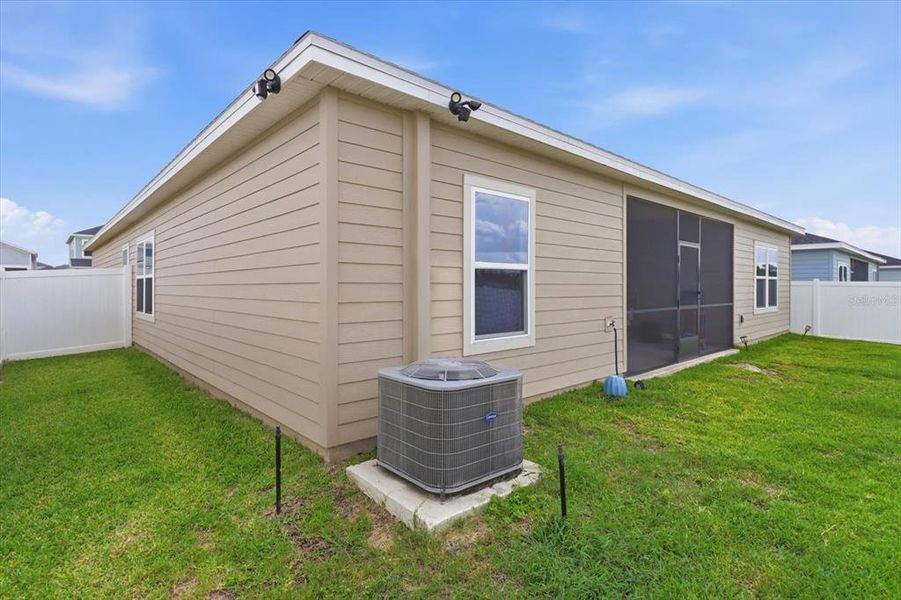Exterior details and patio area of a home in , Ocala (Image 28).