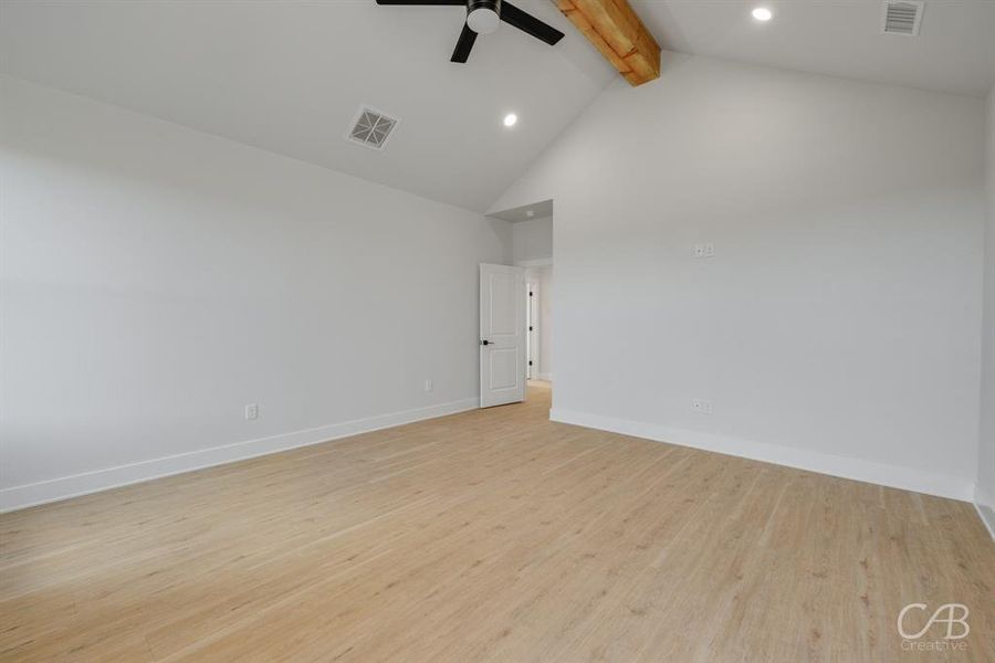 Spacious, unfurnished interior of a new home in , Abilene (Image 35).