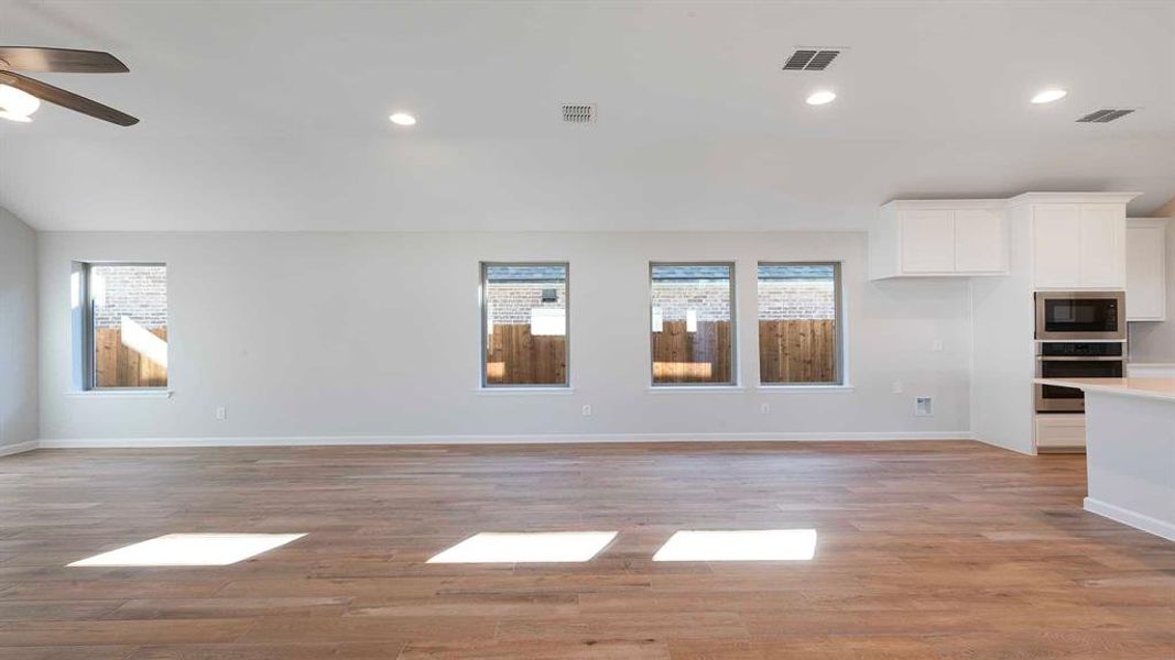 Spacious, unfurnished interior of a new home in Avondale, Fate (Image 17).