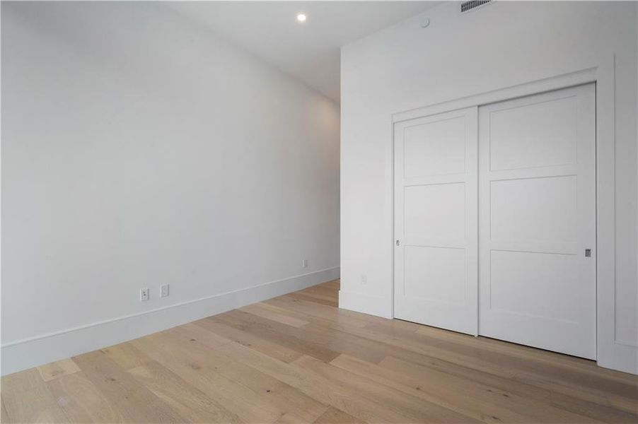 Spacious, unfurnished interior of a new home in The Dillon Buckhead, Atlanta (Image 49).