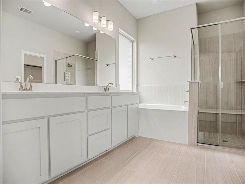 Furnished interior view inside a new home in Cole Crossing Estates, DeSoto (Image 6).