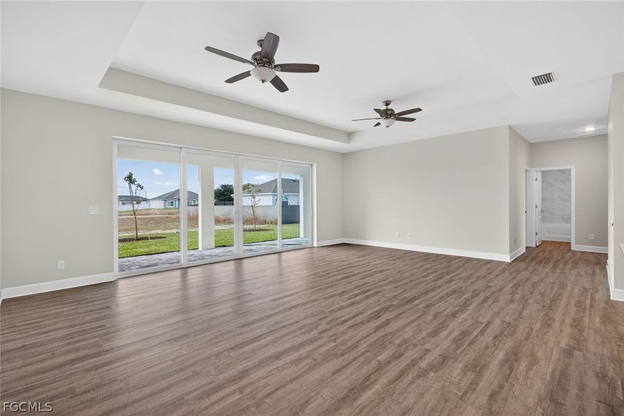 Spacious, unfurnished interior of a new home in Cape Coral, Cape Coral (Image 22).