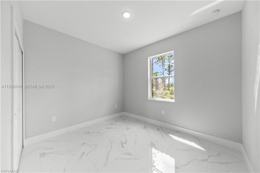 Spacious, unfurnished interior of a new home in , Lehigh Acres (Image 12).