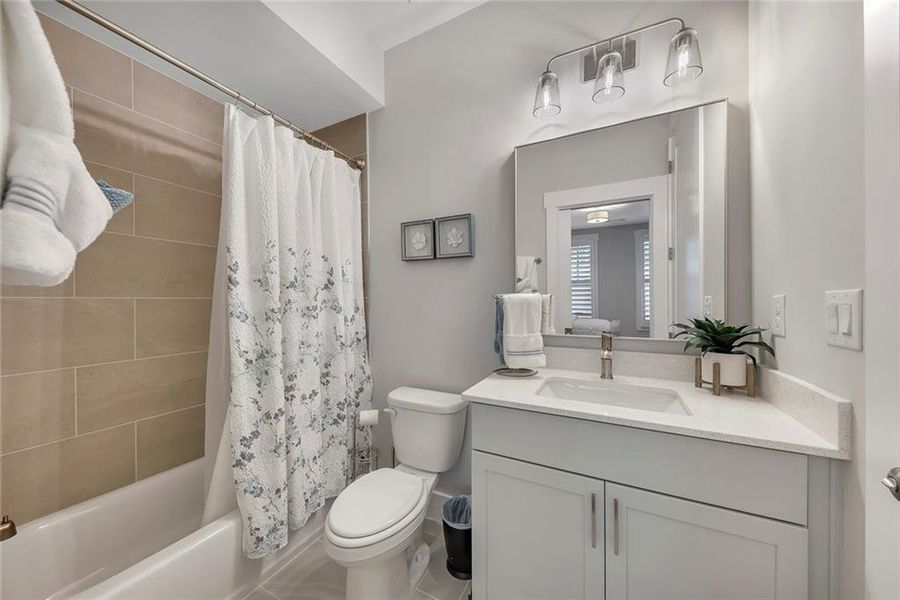 Furnished interior view inside a new home in , Woodstock (Image 20).