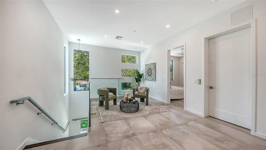 Furnished interior view inside a new home in , Sarasota (Image 49).