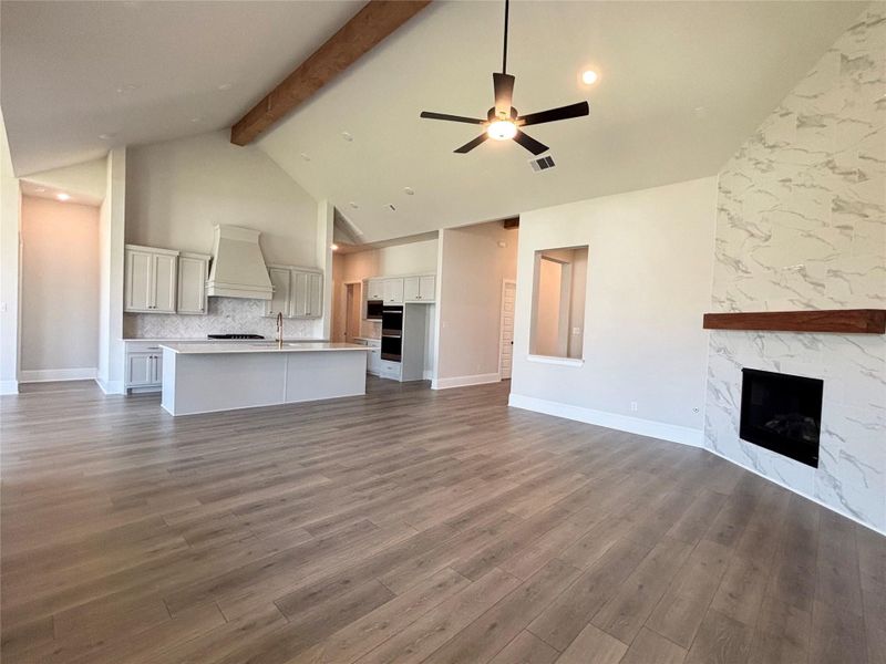 Spacious, unfurnished interior of a new home in Fulbrook on Fulshear Creek, Fulshear (Image 29).
