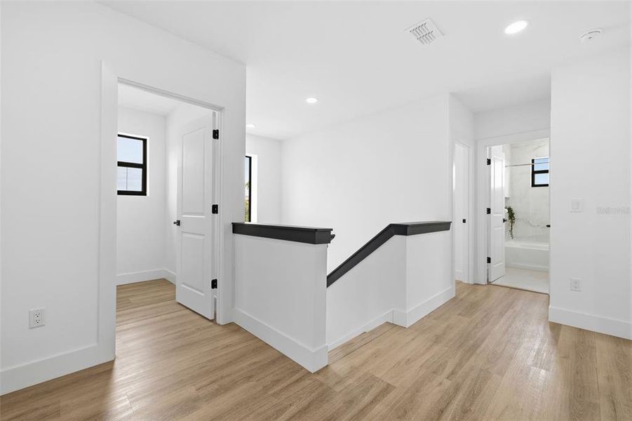 Spacious, unfurnished interior of a new home in , Tampa (Image 20).