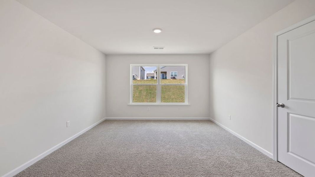 Spacious, unfurnished interior of a new home in Baxter Village, Boiling Springs (Image 19).