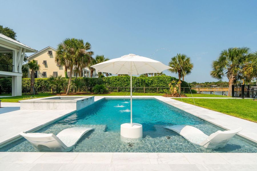 Community amenities in , Isle Of Palms (Image 103).