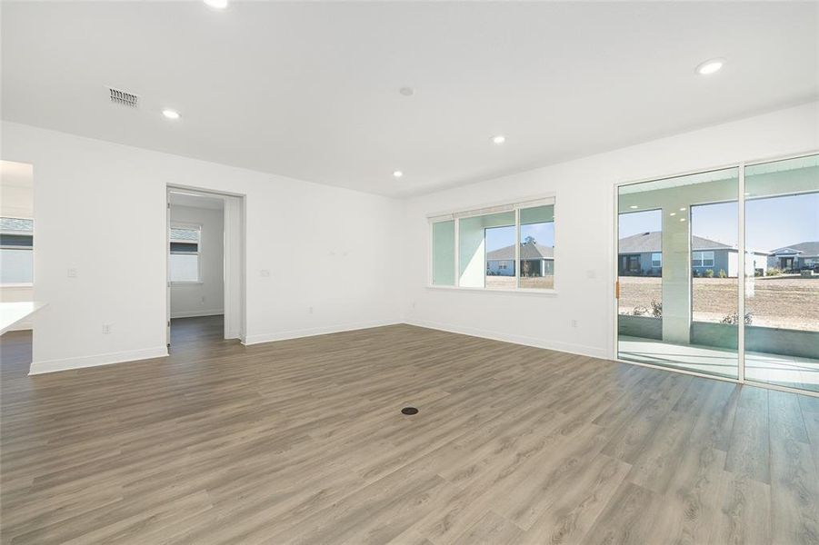 Spacious, unfurnished interior of a new home in , Ocala (Image 44).