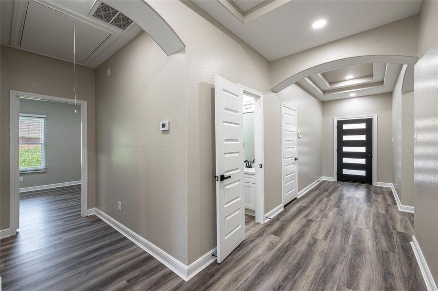 Spacious, unfurnished interior of a new home in , Houston (Image 16).