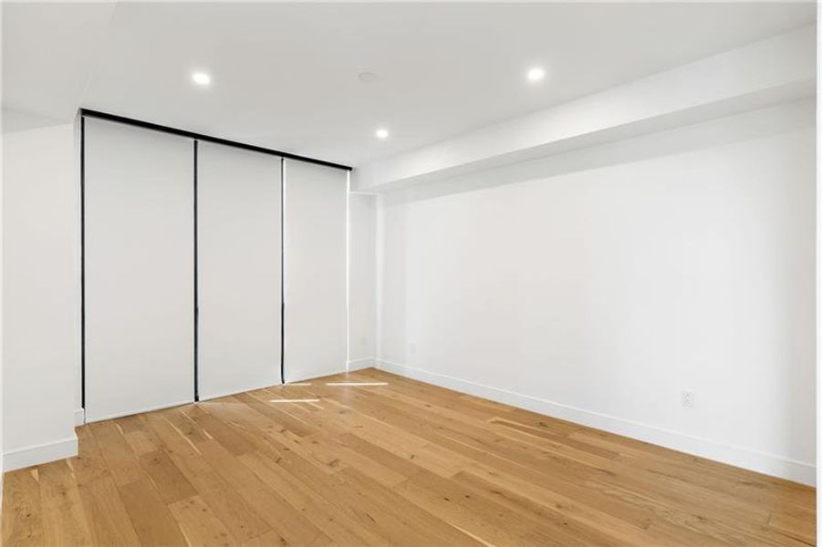 Spacious, unfurnished interior of a new home in The Dillon Buckhead, Atlanta (Image 25).