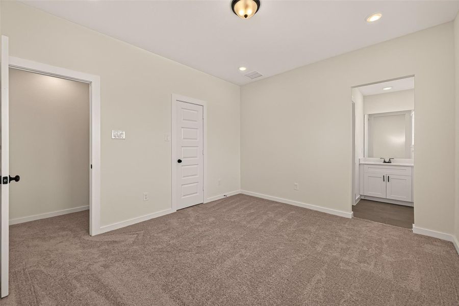 Spacious, unfurnished interior of a new home in Foxtail Palms, Manvel (Image 28). Spacious, unfurnished interior of a new home in Foxtail Palms, Manvel (Image 28).