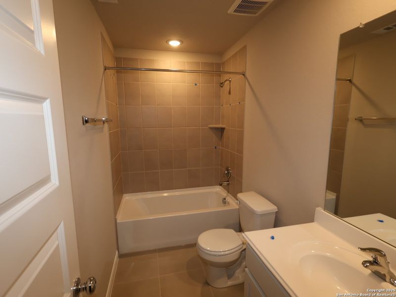 Furnished interior view inside a new home in Paloma Park, Converse (Image 13). Furnished interior view inside a new home in Paloma Park, Converse (Image 13).