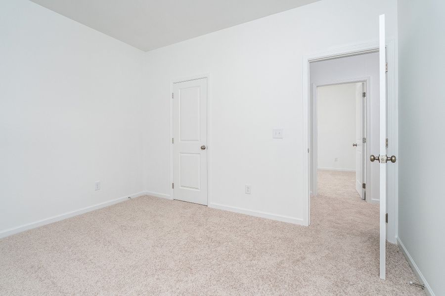 Spacious, unfurnished interior of a new home in Ridgewood, Shelbyville (Image 11).