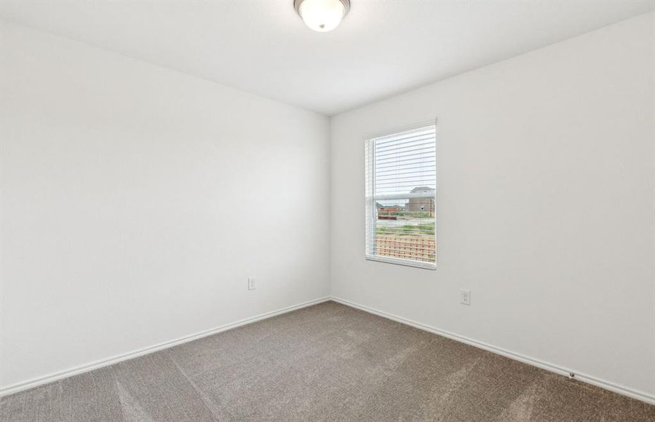 Spacious secondary bathroom Spacious secondary bathroom