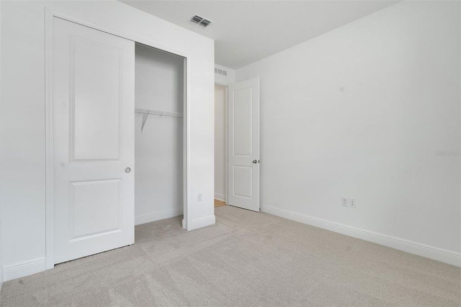 Spacious, unfurnished interior of a new home in Reserve at Hammock Oaks, Lady Lake (Image 12).