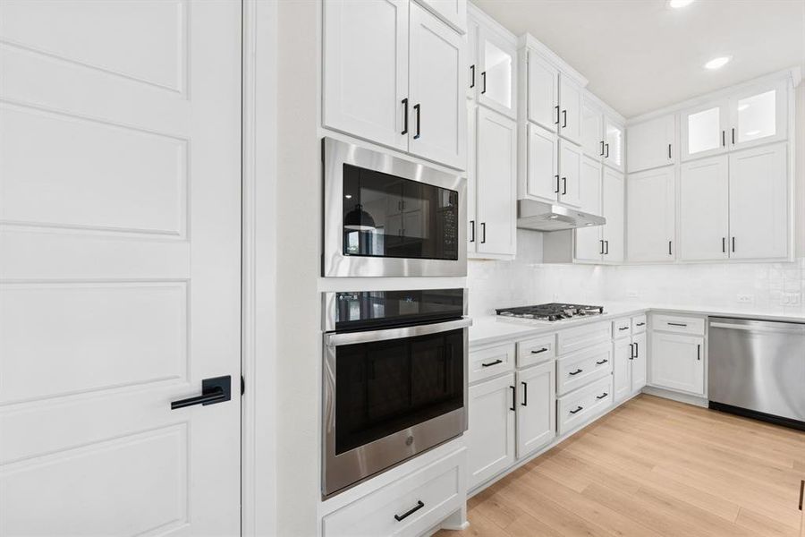 Furnished interior view inside a new home in South Pointe Cottage Series, Mansfield (Image 11). Furnished interior view inside a new home in South Pointe Cottage Series, Mansfield (Image 11).