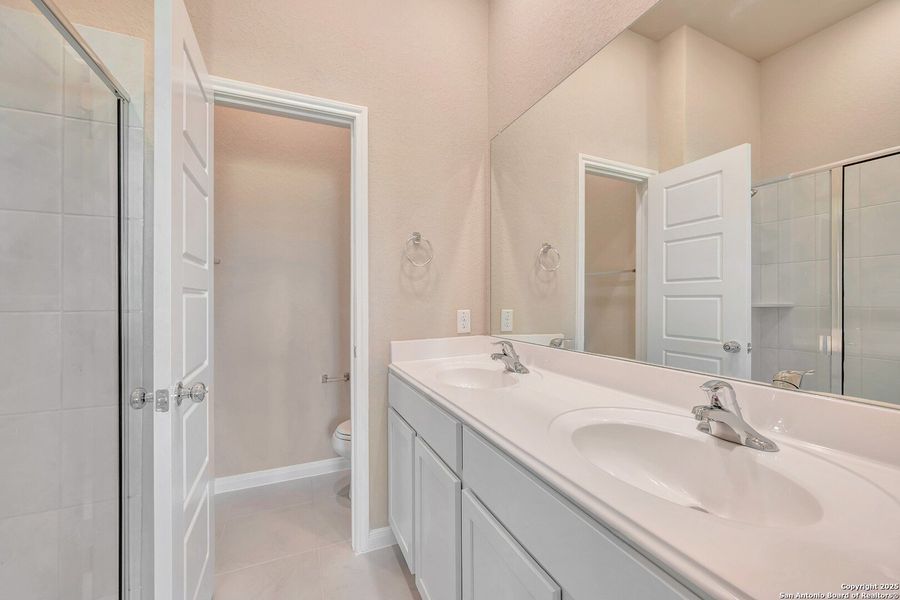 Furnished interior view inside a new home in Park Place, New Braunfels (Image 4).