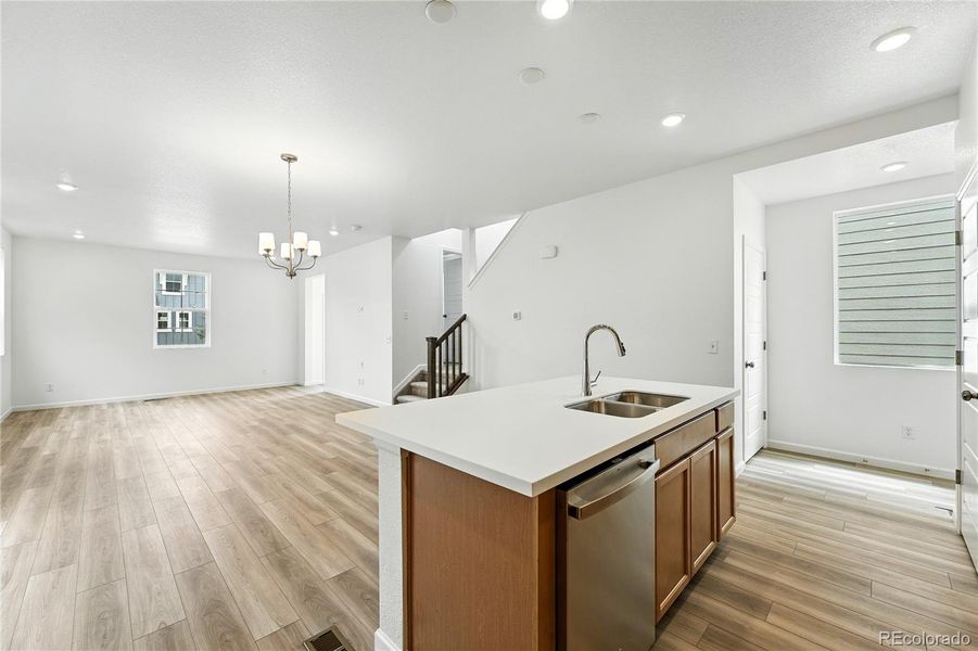 2086 Wagon Wheel Aly ~ Ready Now