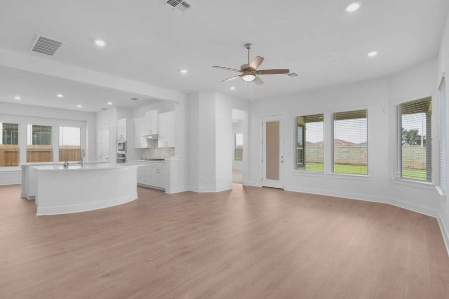 Spacious, unfurnished interior of a new home in Nolina, Georgetown (Image 24).
