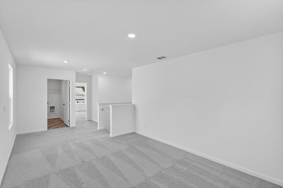 Spacious, unfurnished interior of a new home in Heritage River, Euharlee (Image 21).
