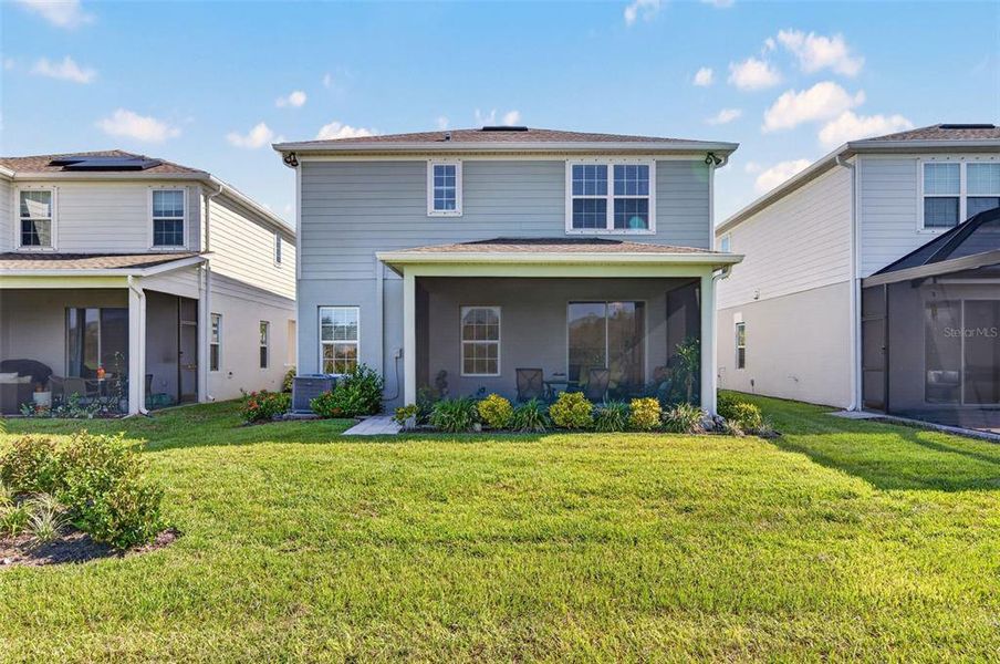 Exterior details and patio area of a home in , Lakewood Ranch (Image 3).