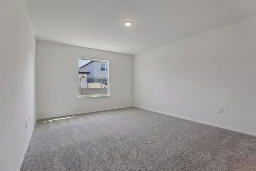Representative unfurnished interior of a home built from the Vista by Maronda Homes in Malabar Springs, Palm Bay (Image 31).