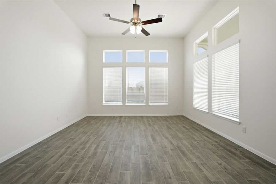 Spacious, unfurnished interior of a new home in Canterra Creek, Rosharon (Image 18). Spacious, unfurnished interior of a new home in Canterra Creek, Rosharon (Image 18).