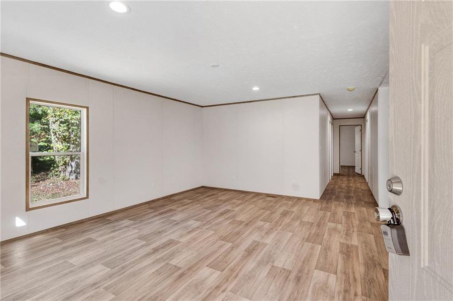 Spacious, unfurnished interior of a new home in , Villa Rica (Image 11).