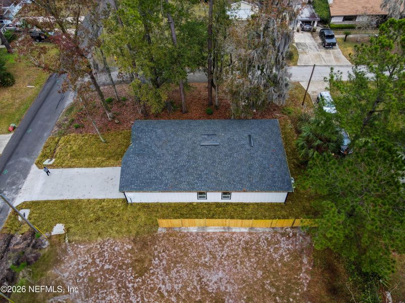 Exterior details and patio area of a home in , Jacksonville (Image 25).