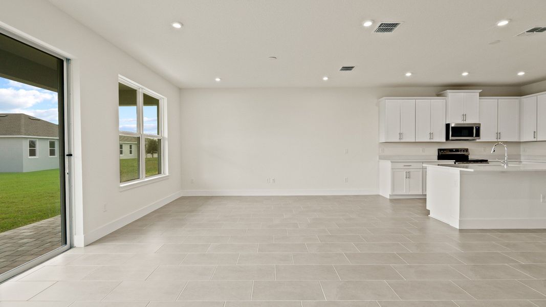 Representative unfurnished interior of a home built from the Longleaf by DRB Homes in Lakeside at Satilla, St. Cloud (Image 38).