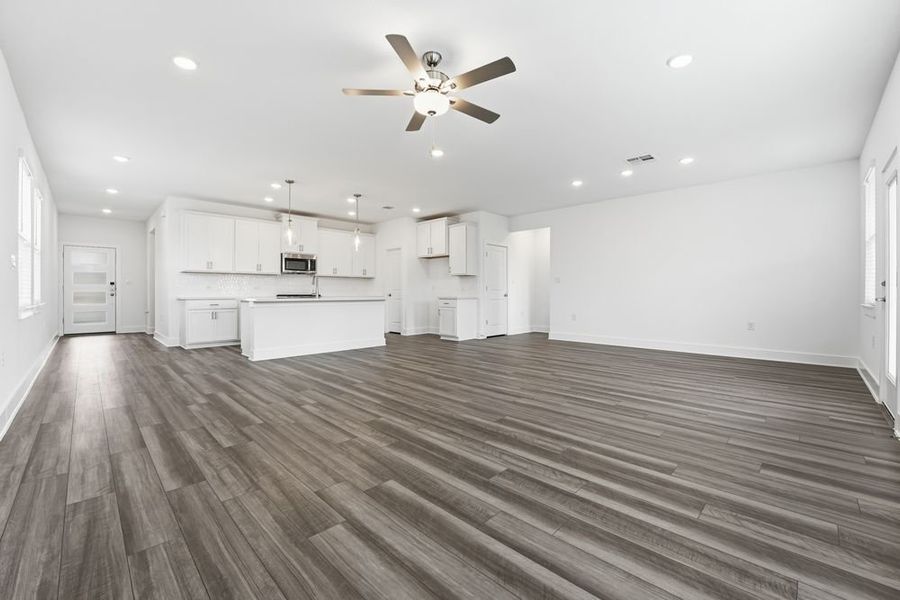 Spacious, unfurnished interior of a new home in Lisso 50s, Pflugerville (Image 11).