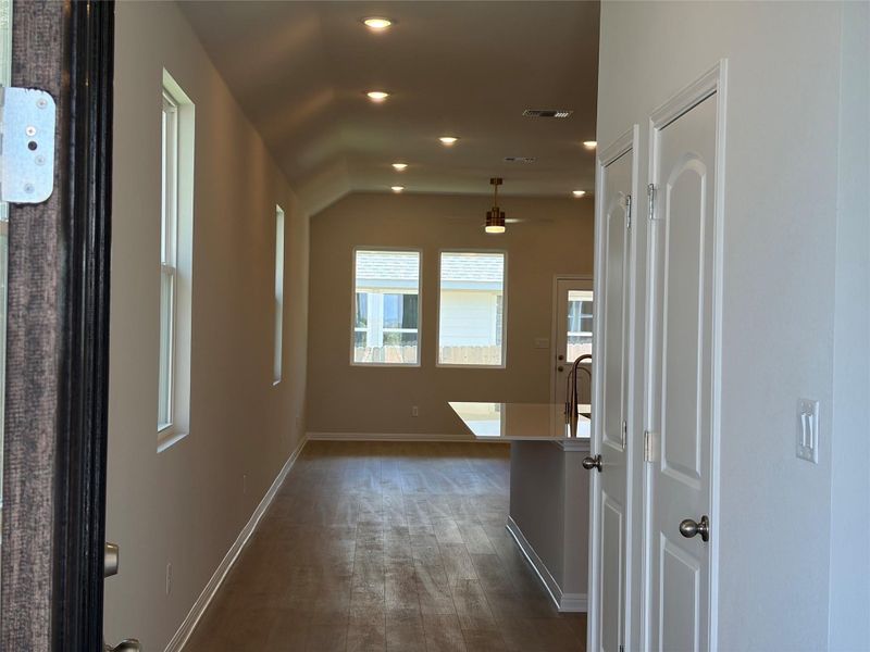 Spacious, unfurnished interior of a new home in , San Marcos (Image 13).
