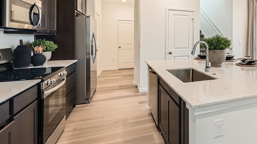 073125 1803 Plateau Kitchen 2of3 F1