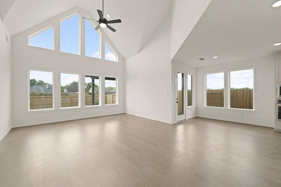 Spacious, unfurnished interior of a new home in Sienna Village of Anderson Springs 50', Missouri City (Image 11). Spacious, unfurnished interior of a new home in Sienna Village of Anderson Springs 50', Missouri City (Image 11).