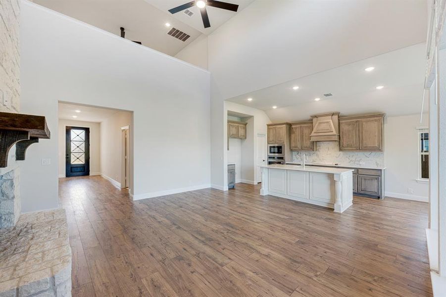 Image 35 of a home in Coyote Crossing.