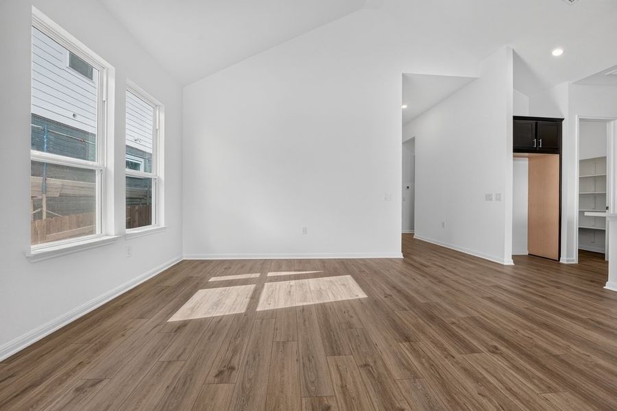 Spacious, unfurnished interior of a new home in Silverleaf, Cedar Creek (Image 15). Spacious, unfurnished interior of a new home in Silverleaf, Cedar Creek (Image 15).