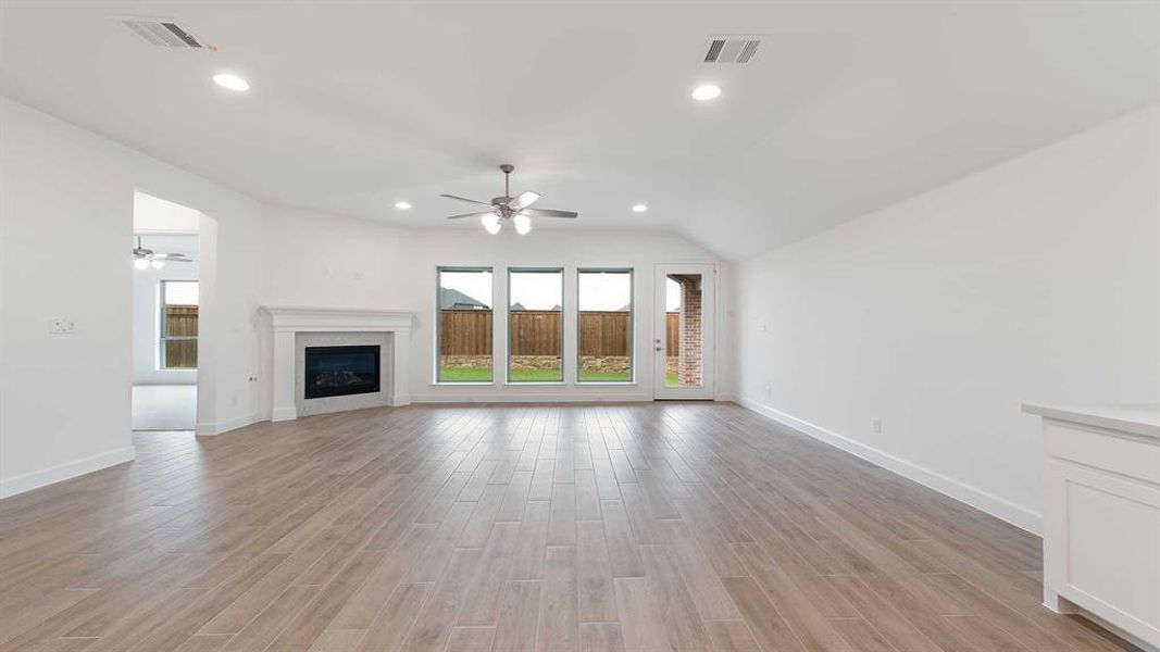 Spacious, unfurnished interior of a new home in Hillstead, Lavon (Image 22).