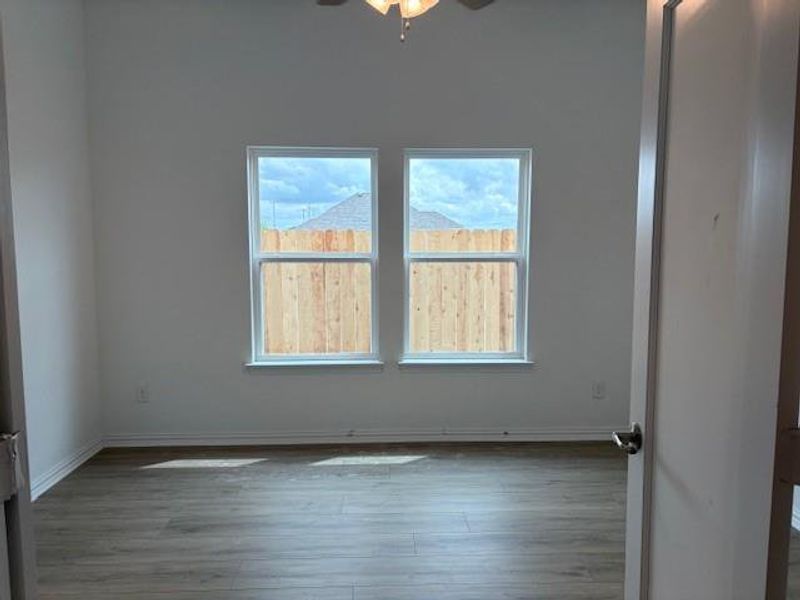 Spacious, unfurnished interior of a new home in Spring Creek, Taylor (Image 8).