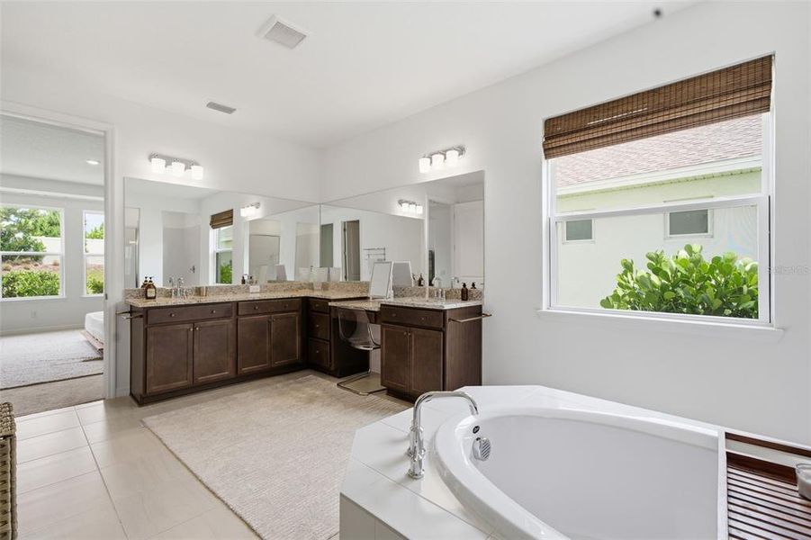 Furnished interior view inside a new home in , Bradenton (Image 25).