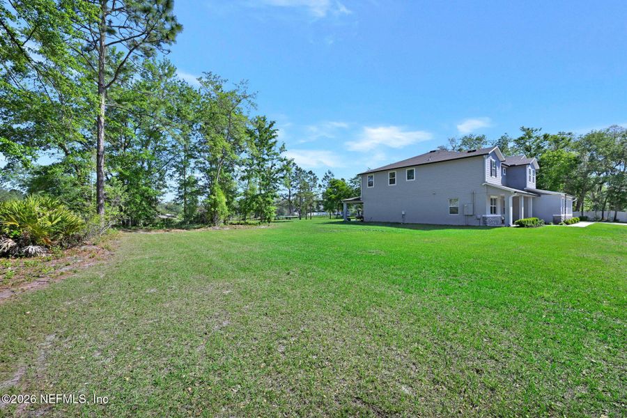 Exterior details and patio area of a home in , Middleburg (Image 33).