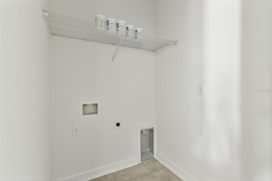 Spacious, unfurnished interior of a new home in , Port Charlotte (Image 31).
