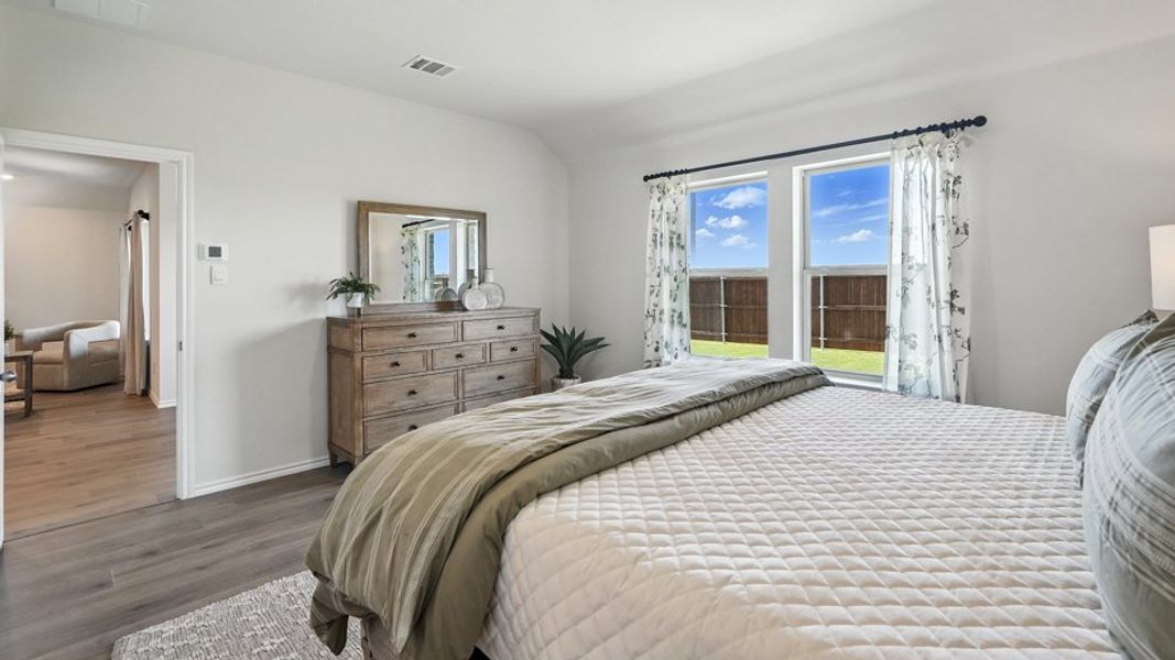 Furnished interior view inside a new home in Saddlebrook, Waxahachie (Image 35).