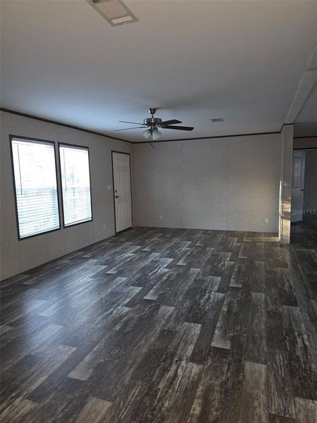 Spacious, unfurnished interior of a new home in , Spring Hill (Image 20).