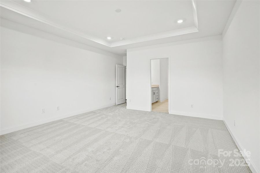 Spacious, unfurnished interior of a new home in Forest Creek, Waxhaw (Image 44).