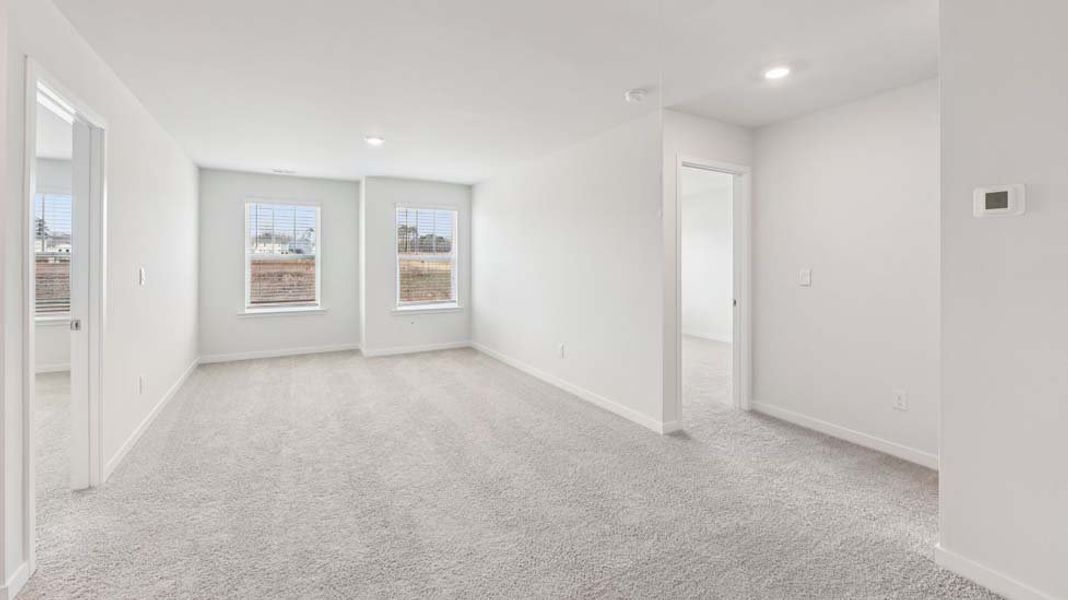 Spacious, unfurnished interior of a new home in Cardinal Creek, Charlotte (Image 25).